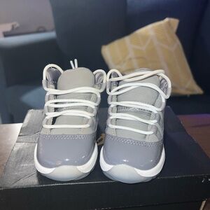 Jordan toddler size 4 Medium grey